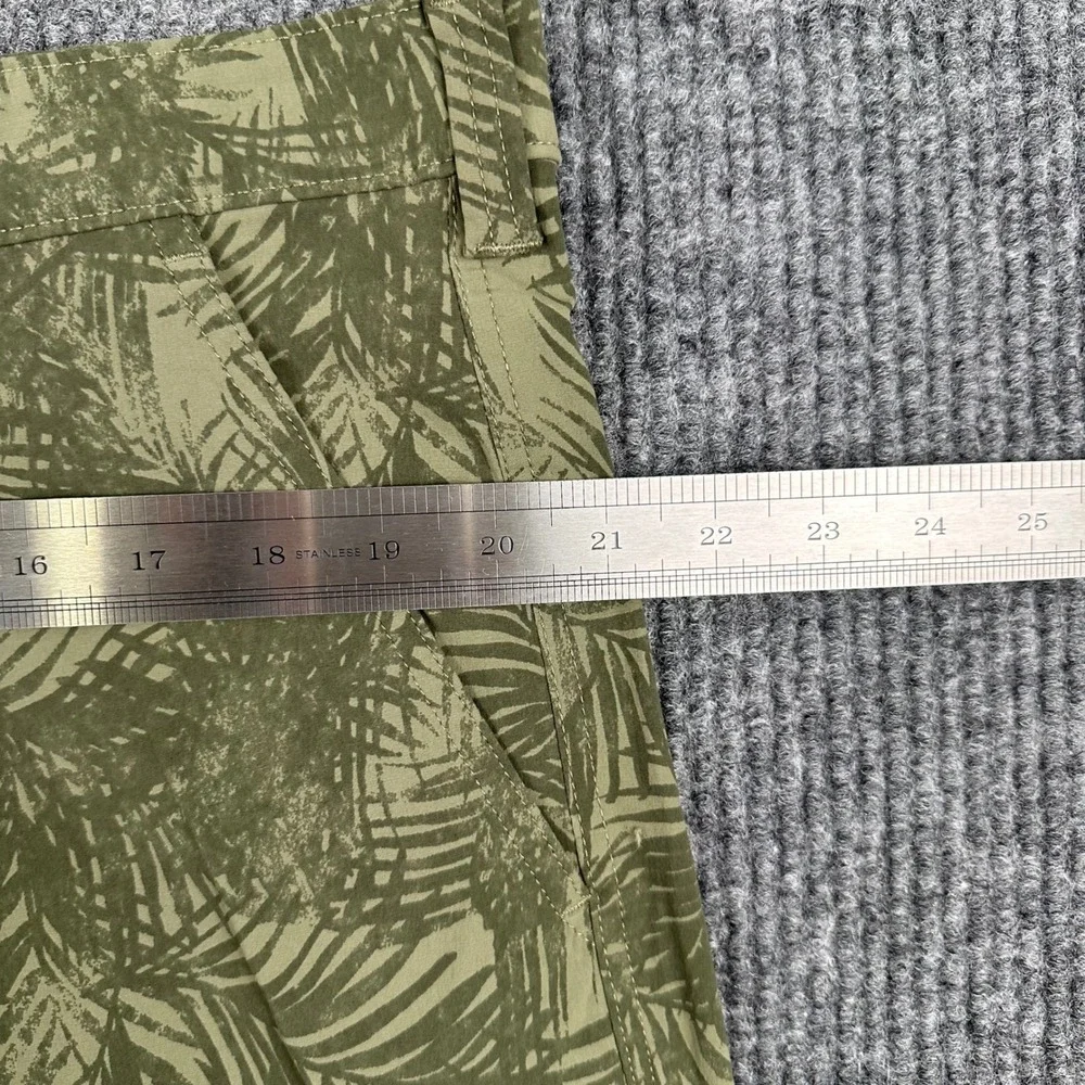 Eddie Bauer Travex Mens 40 Shorts Olive Green Tropical Palm Leaf‎ Print Hiking